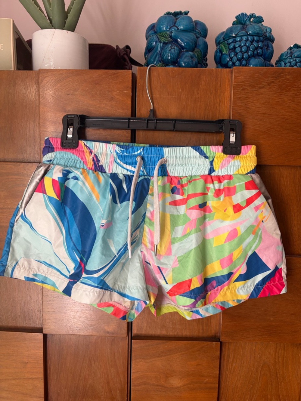 Abstract Print Athletic Shorts with Drawstring